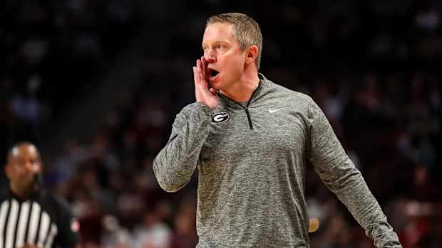 C7759D42-B31B-4572-BD8B-0ADE8D38E042